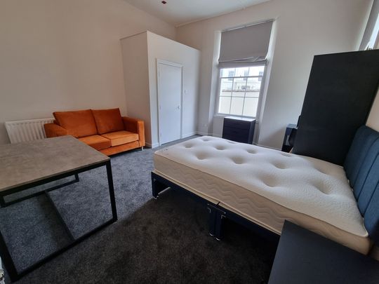 1 Bed Student Accommodation - Photo 1