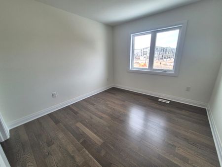 For Lease - 3284 Mariner Pass, Oakville, Ontario - Photo 3