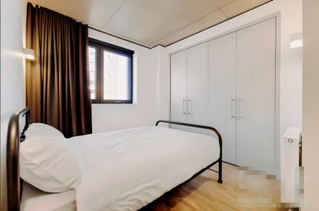 3 Bedroom 3 Bathroom - Ensuite Room 1 - Photo 3