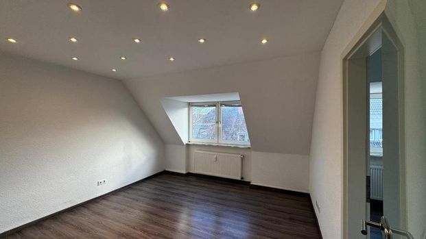 Moderne helle Wohnung 2ZKDB Erstbezug saniert Dachgeschoss Inrath - Photo 1