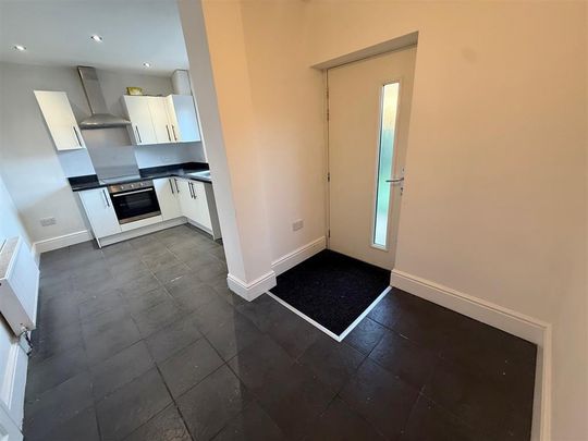 Norfolk Grove, Doncaster, Bircotes - Photo 1