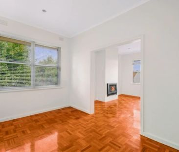 2 Bed, 1 Bath - Photo 2