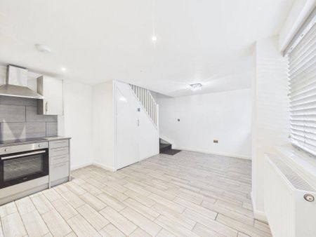 2 bedroom detached house to rent - Photo 5