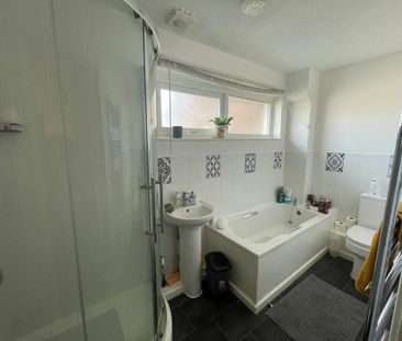3 bedroom terraced house to rent - Photo 6