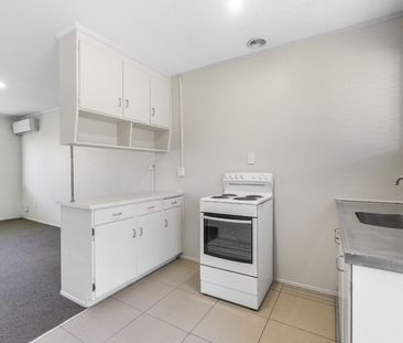 Tidy 2 bedroom unit - Photo 4