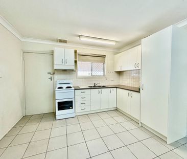 Freshly Painted 2 Bedroom Unit - Photo 1