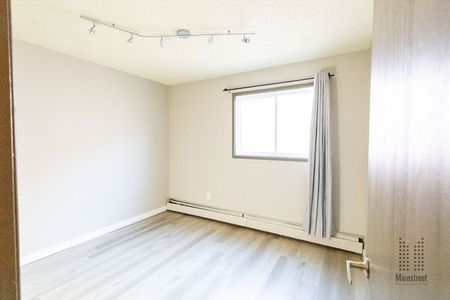 832 4a Street NE, Calgary - Photo 3