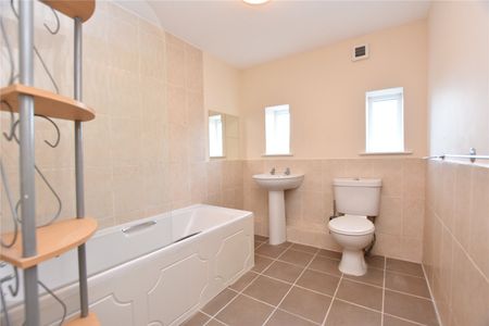 1, Nancroft Mount, Armley, Leeds, LS12 2DF - Photo 5