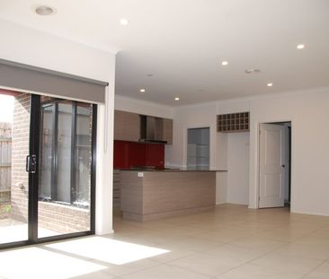 FOUR BEDROOM HOME IN DELARAY ESTATE - Photo 4