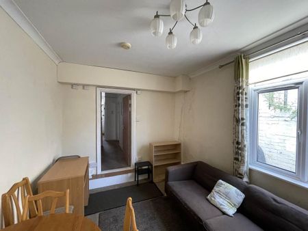 5 bedroom terraced house to rent - Photo 2