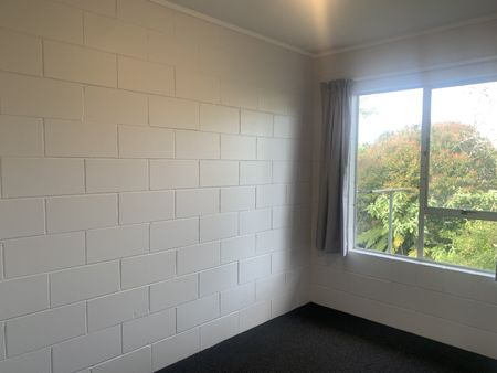 Unit 2, 9 Alston Avenue, Kelston, Auckland - Photo 2