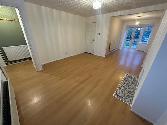 3 bedroom semi-detached house to rent - Photo 1