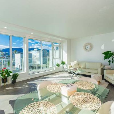 Downtown English Bay Ocean View 2 bed 2 bath + Den apartment for rent - Photo 1