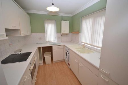 2 bedroom semi-detached house to rent - Photo 4