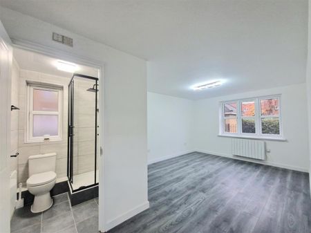 Crawford Avenue, Wembley - Photo 4