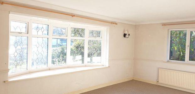 3 bedroom detached bungalow to rent - Photo 1