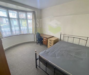 Gainsborough Road, Clarendon Park, Leicester, LE2 - Photo 1