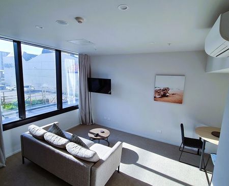 High-quality One Bed Apartment - Photo 3