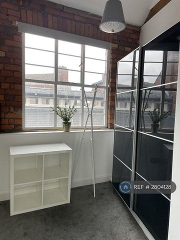 1 bedroom flat to rent - Photo 2