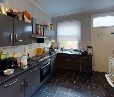 6 bedroom house to rent - Photo 2