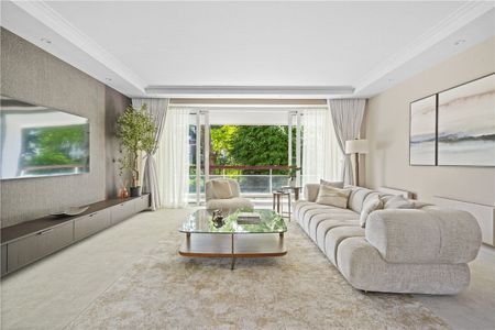 A smart and spacious three bedroom flat on the first floor of this well run portered building with favoured south facing views over Gloucester Square itself. EPC rating: B | Council Tax Band H - Photo 3