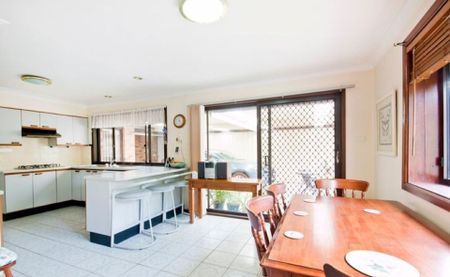 Great Home in Amazing Location&excl; - Photo 3