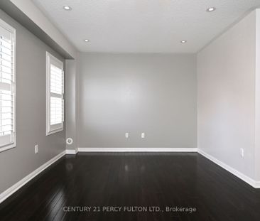 Townhouse For Lease | W8145100 - Photo 3