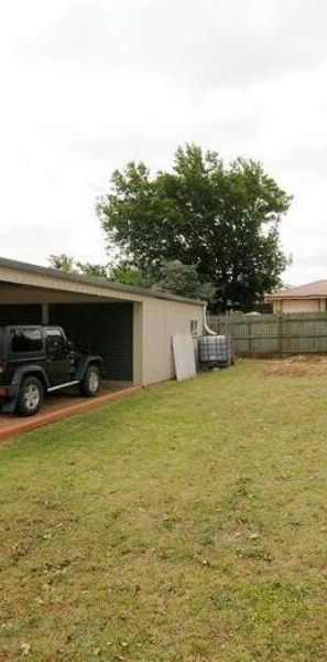 33 Moloney St, 4350, North Toowoomba - Photo 2