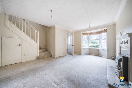 Cater Gardens, Guildford, Surrey, GU3 - Photo 2