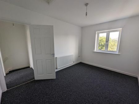 3 Beds - Terraced House - - Photo 4