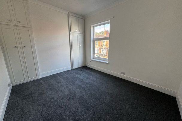 Chanterlands Avenue - Photo 1