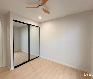 Stylish & Spacious Four Bedroom Duplex in Chisholm. Unit 1 and 2 Av... - Photo 5