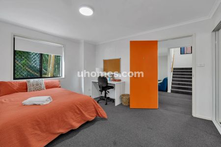 5 Bedrooms Apartment East Double - Photo 3