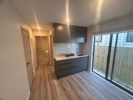 14 Glann Lane, Flat Bush, NZ 2013 - Photo 4