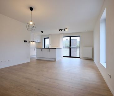 Te Huur: Prachtig Gerenoveerd Appartement - Photo 2