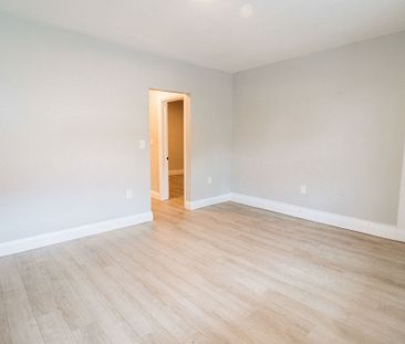 **CENTRALLY LOCATED** 1 BEDROOM APARTMENT IN HAMILTON !! - Photo 5