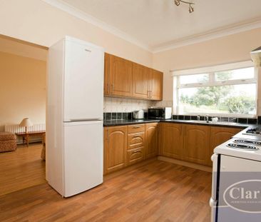 4 bedroom detached house to rent - Photo 6