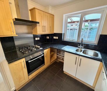 2 bedroom semi-detached house to rent - Photo 4