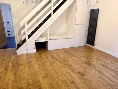 3 bedroom end of terrace house to rent - Photo 3