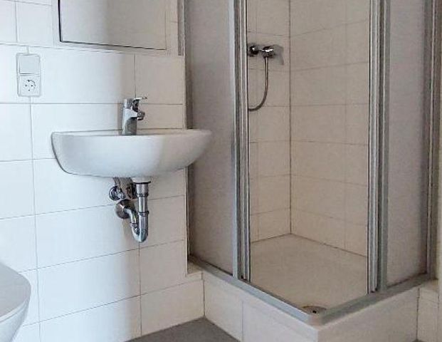 große 3 Zimmer, Balkon, frisch saniert, Aufzug - Photo 1