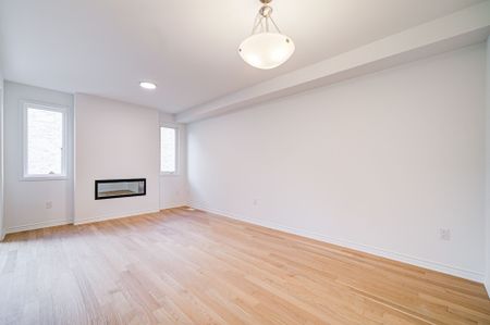 For Lease - 3149 Meadowridge Drive, Oakville, Ontario - Photo 2