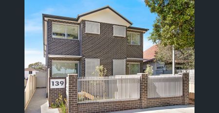 AIR-CONDITIONED FURNISHED STUDIO APARTMENT - WITH OWN PRIVATE COURTYARD - Photo 5