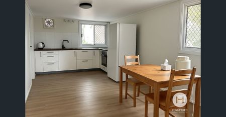 Furnished Room with Private Bathroom – All Bills Included - Photo 5