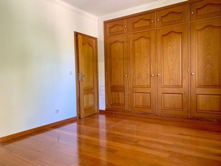 3 room luxury Apartment for rent in Cascais e Estoril, Portugal - Photo 3