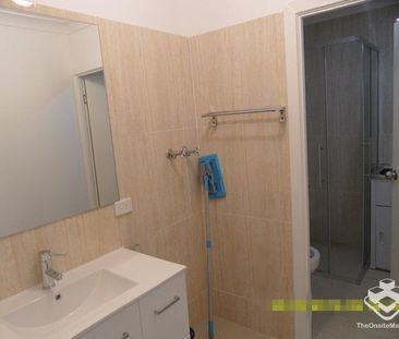 Dual living home in convenient location - Photo 5