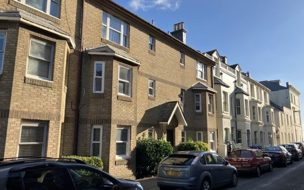 West Street, Worthing - Photo 1