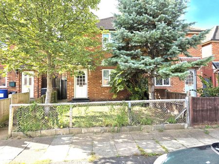 2 bedroom semi-detached house to rent - Photo 5