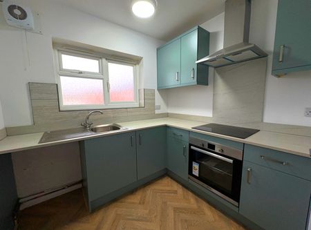 1 bedroom Flat To Let - Photo 3