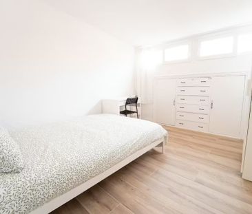 Calle de Manuel Maroto, Madrid, Community of Madrid 28053 - Photo 2