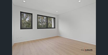 Spacious Near New Duplex Home - Photo 2